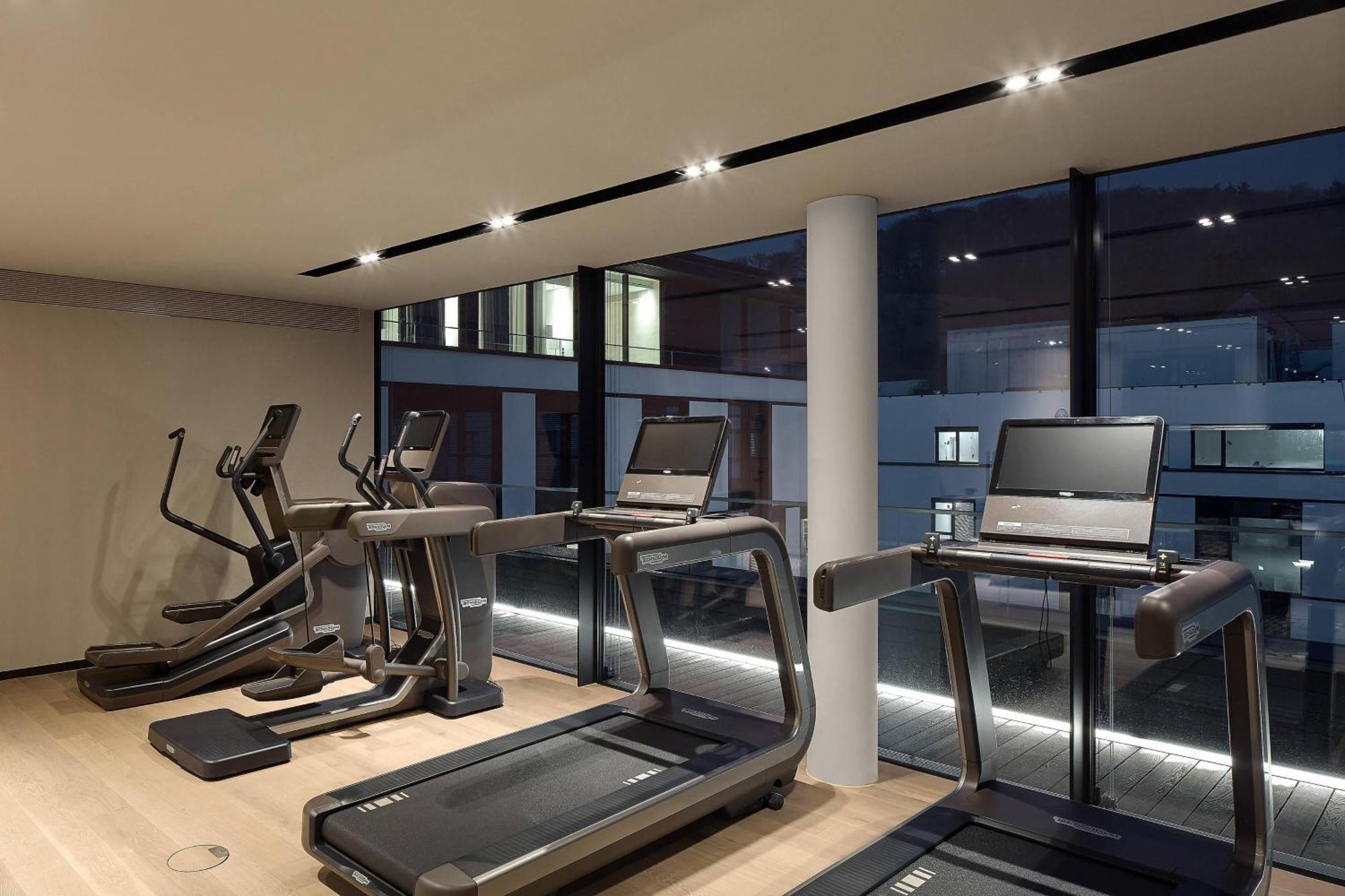 Roomers Baden-Baden, Autograph Collection Exterior photo The gym at the London Hilton on Park Street